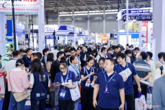 邀请来自、财产界和投资界的权势巨子人士