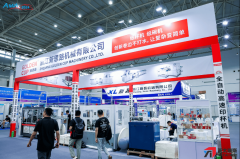 可将夹杂塑料废料的收受接管纯升至95%以上